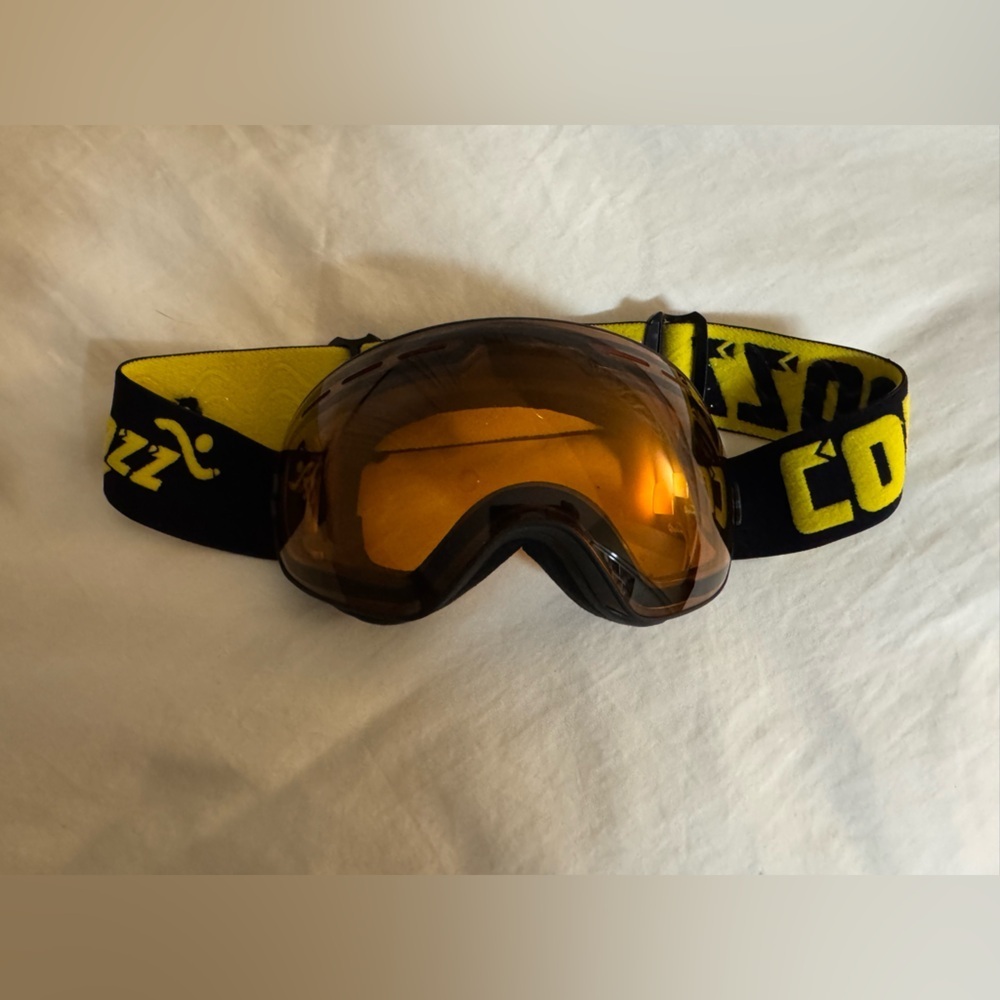 Copozz ski goggles with Yellow Accents - Picture 1 of 3